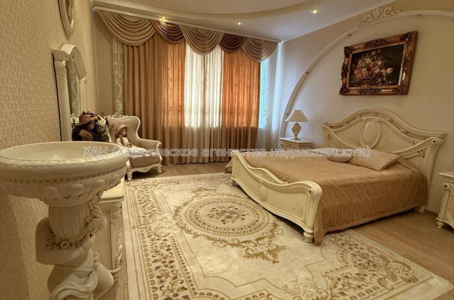 Продам квартиру, Майка Йохансена ул. , 4  ком., 160 м², евроремонт 
