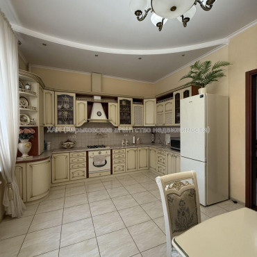 Продам квартиру, Майка Йохансена ул. , 4 кім., 160 м², евроремонт 