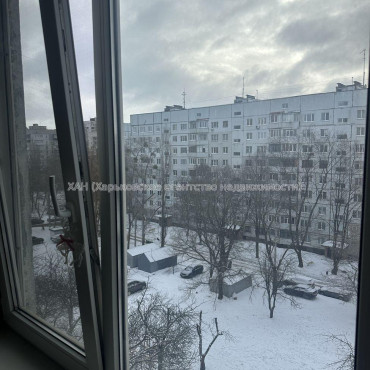 Продам квартиру, Салтовское шоссе , 2 кім., 46 м², без ремонта 