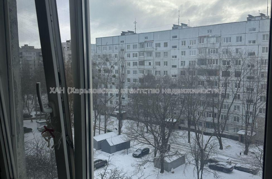 Продам квартиру, Салтовское шоссе , 2 кім., 46 м², без ремонта 