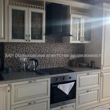 Продам квартиру, Лисаветинская ул. , 2 кім., 70 м², капитальный ремонт 