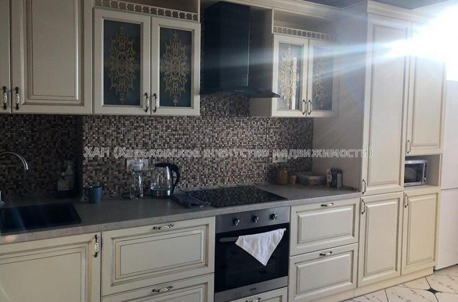 Продам квартиру, Лисаветинская ул. , 2 кім., 70 м², капитальный ремонт 