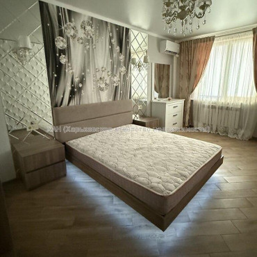 Продам квартиру, Лисаветинская ул. , 2 кім., 70 м², капитальный ремонт 