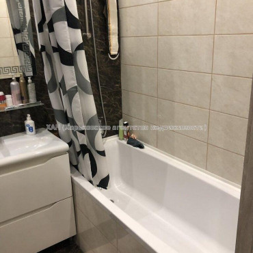 Продам квартиру, Лисаветинская ул. , 2 кім., 70 м², капитальный ремонт 