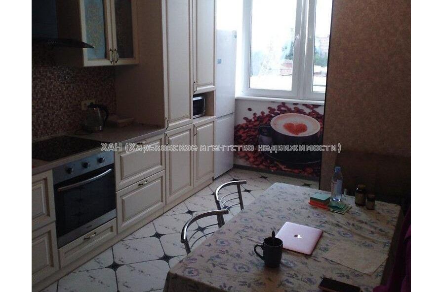 Продам квартиру, Лисаветинская ул. , 2 кім., 70 м², капитальный ремонт 