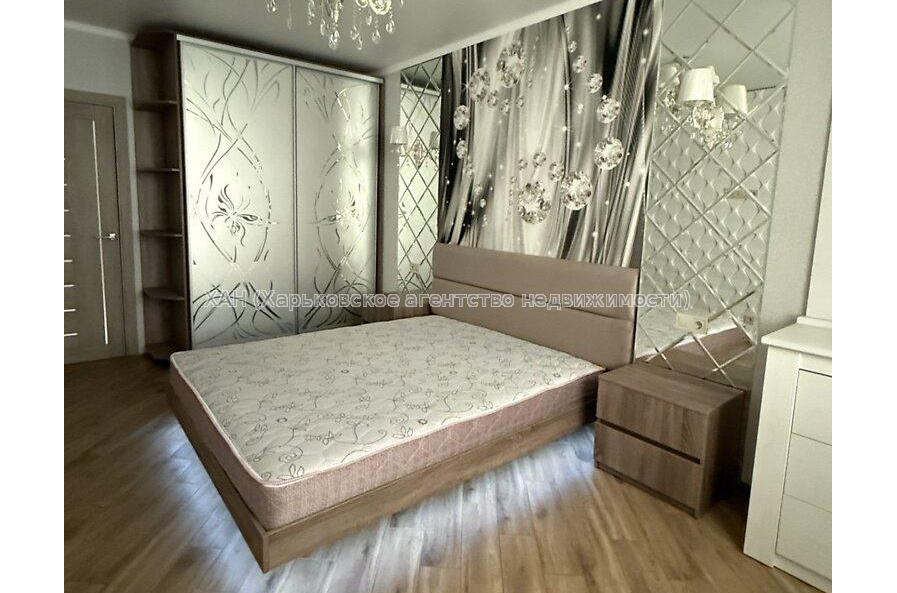 Продам квартиру, Лисаветинская ул. , 2 кім., 70 м², капитальный ремонт 