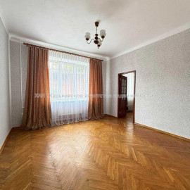 Продам квартиру, Байрона пр-т , 2 кім., 44.80 м², косметический ремонт