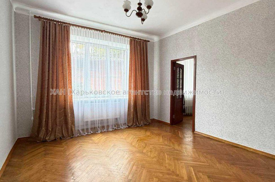 Продам квартиру, Байрона пр-т , 2 кім., 44.80 м², косметический ремонт 