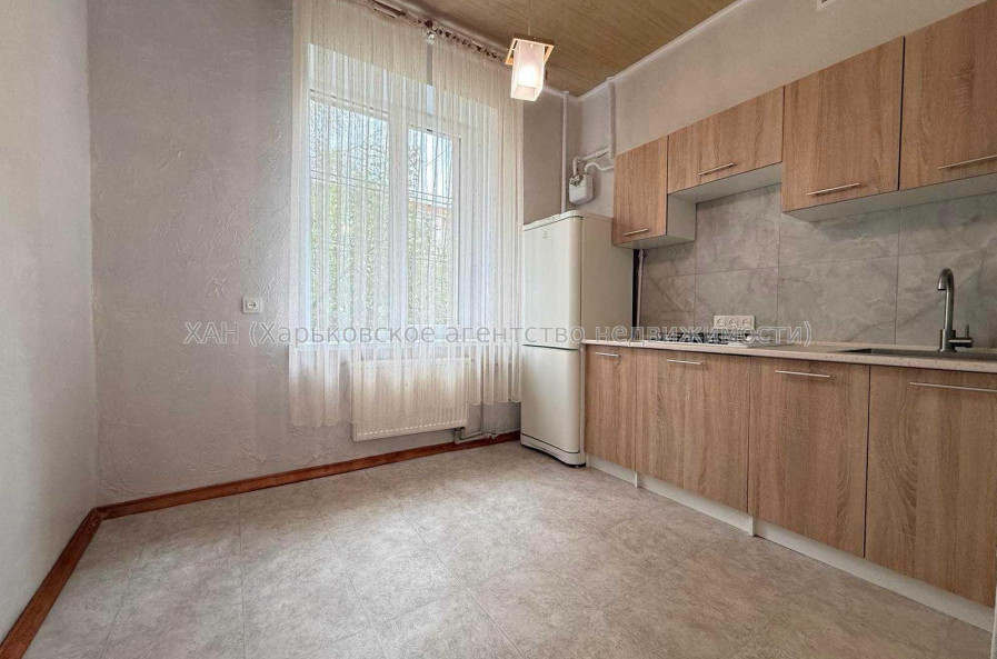 Продам квартиру, Байрона пр-т , 2 кім., 44.80 м², косметический ремонт 
