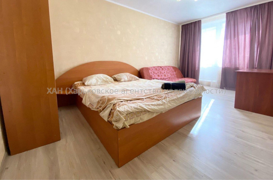 Продам квартиру, Валентиновская ул. , 1 кім., 33 м², евроремонт 