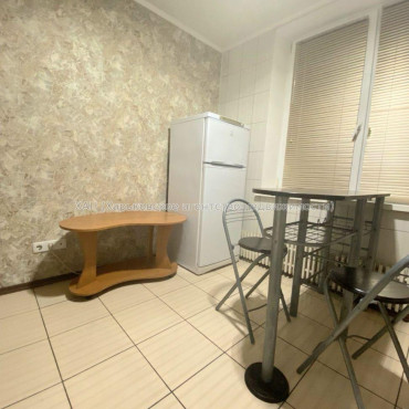 Продам квартиру, Валентиновская ул. , 1 кім., 33 м², евроремонт 