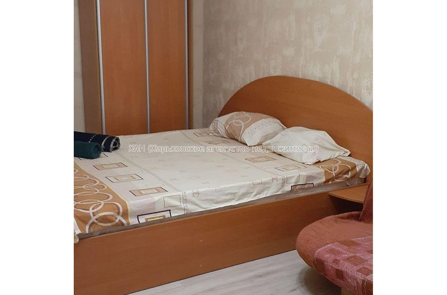 Продам квартиру, Валентиновская ул. , 1 кім., 33 м², евроремонт 