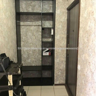 Продам квартиру, Валентиновская ул. , 1 кім., 33 м², евроремонт 