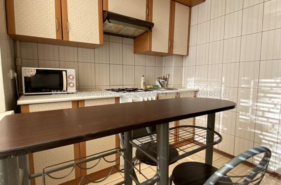 Продам квартиру, Валентиновская ул. , 1 кім., 33 м², евроремонт 