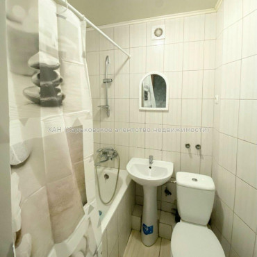 Продам квартиру, Валентиновская ул. , 1 кім., 33 м², евроремонт 