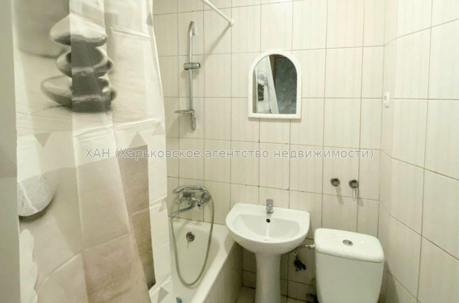 Продам квартиру, Валентиновская ул. , 1 кім., 33 м², евроремонт 