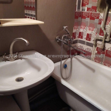 Продам квартиру, Рыбасовская ул. , 1 кім., 38.50 м², косметический ремонт 