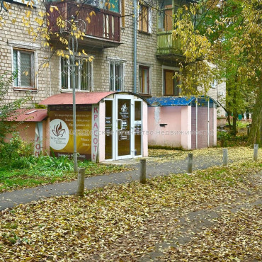 Продам нежитлову нерухомість, салон красоты , 142.70 м², капитальный ремонт 