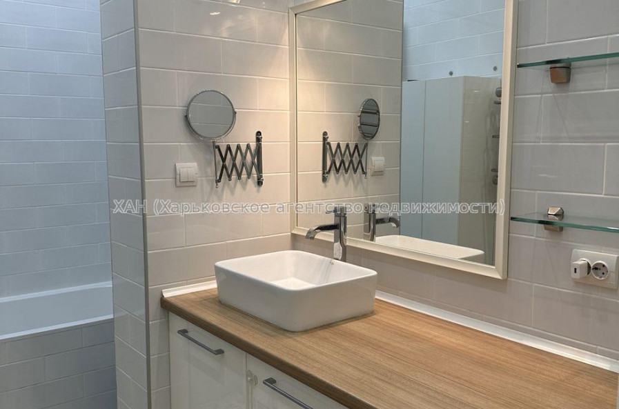Продам квартиру, Максимилиановская ул. , 5 кім., 98.90 м², евроремонт 