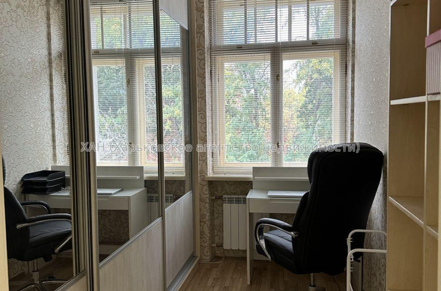 Продам квартиру, Максимилиановская ул. , 5 кім., 98.90 м², евроремонт 