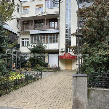 Продам квартиру, Максимилиановская ул. , 5  ком., 98.90 м², евроремонт  - фото 1 Продам квартиру, Максимилиановская ул. , 5  ком., 98.90 м², евроремонт