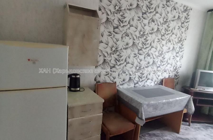 Продам квартиру, Александровский просп. , 1 кім., 17.50 м², косметический ремонт 