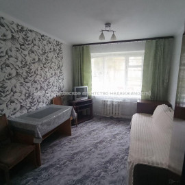 Продам квартиру, Александровский просп. , 1 кім., 17.50 м², косметический ремонт