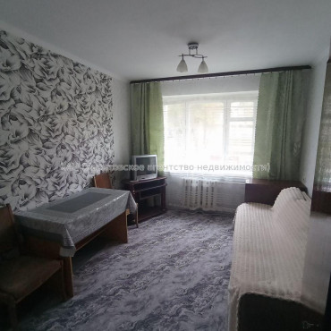 Продам квартиру, Александровский просп. , 1 кім., 17.50 м², косметический ремонт 