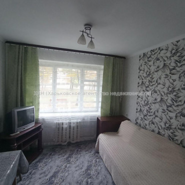 Продам квартиру, Александровский просп. , 1 кім., 17.50 м², косметический ремонт 