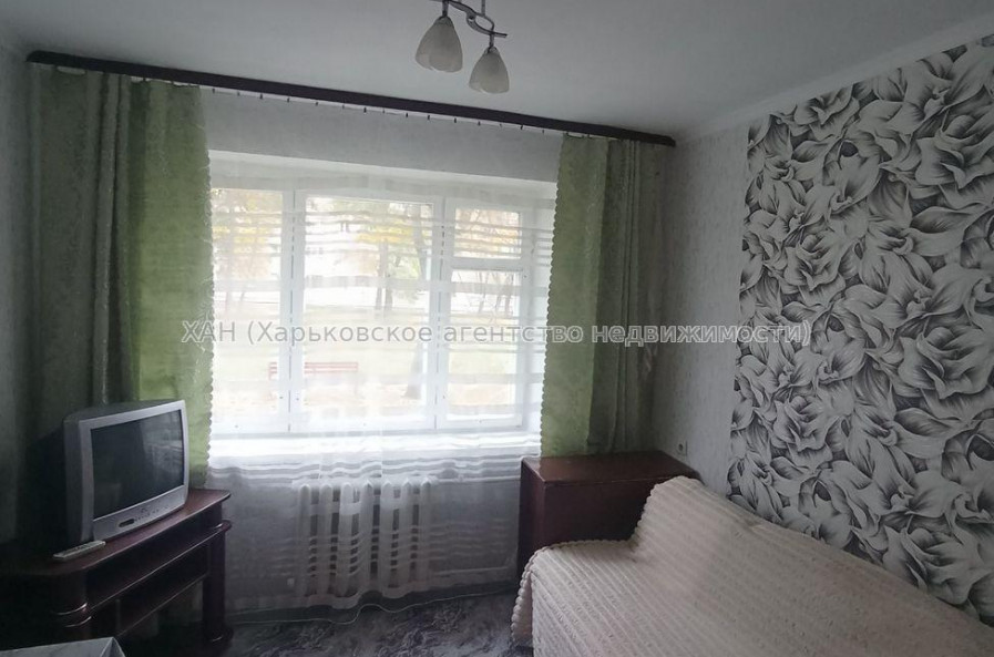 Продам квартиру, Александровский просп. , 1 кім., 17.50 м², косметический ремонт 