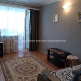 Продам квартиру, Аэрокосмический пр. , 2 кім., 44 м², косметический ремонт