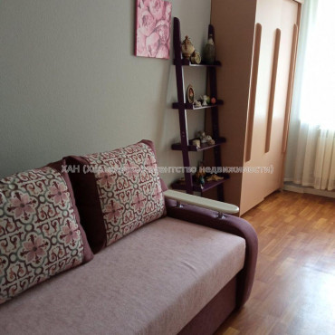 Продам квартиру, Аэрокосмический пр. , 2 кім., 44 м², косметический ремонт 