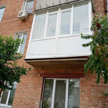 Продам квартиру, Любови Малой  просп. , 1 кім., 34 м², капитальный ремонт 