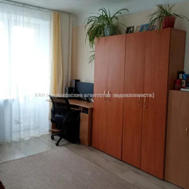 Продам квартиру, Любови Малой  просп. , 1 кім., 34 м², капитальный ремонт 