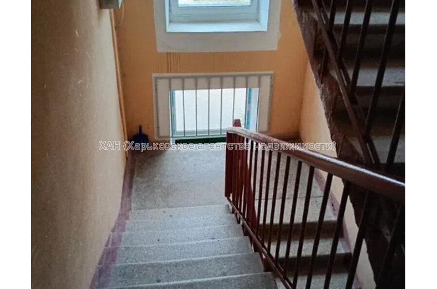 Продам квартиру, Любови Малой  просп. , 1  ком., 34 м², капитальный ремонт 