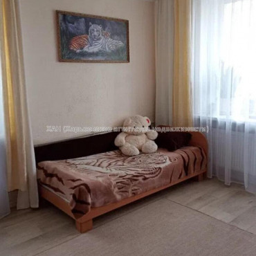 Продам квартиру, Любови Малой  просп. , 1 кім., 34 м², капитальный ремонт 