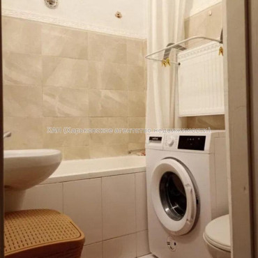 Продам квартиру, Любови Малой  просп. , 1 кім., 34 м², капитальный ремонт 