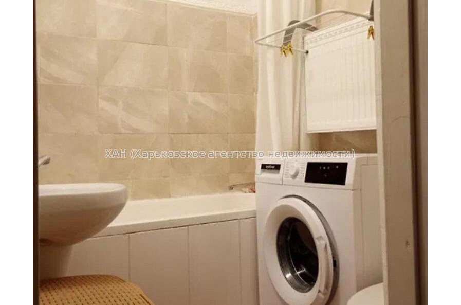 Продам квартиру, Любови Малой  просп. , 1  ком., 34 м², капитальный ремонт 