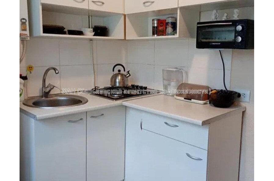 Продам квартиру, Любови Малой  просп. , 1  ком., 34 м², капитальный ремонт 