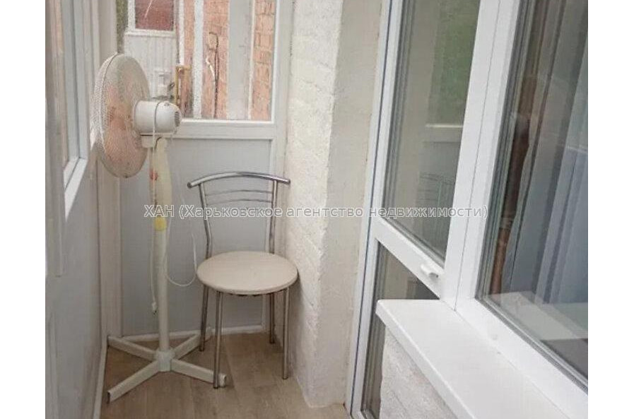 Продам квартиру, Любови Малой  просп. , 1  ком., 34 м², капитальный ремонт 