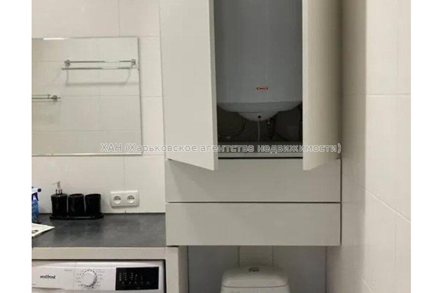Продам квартиру, Власенко ул. , 2  ком., 42.50 м², евроремонт 