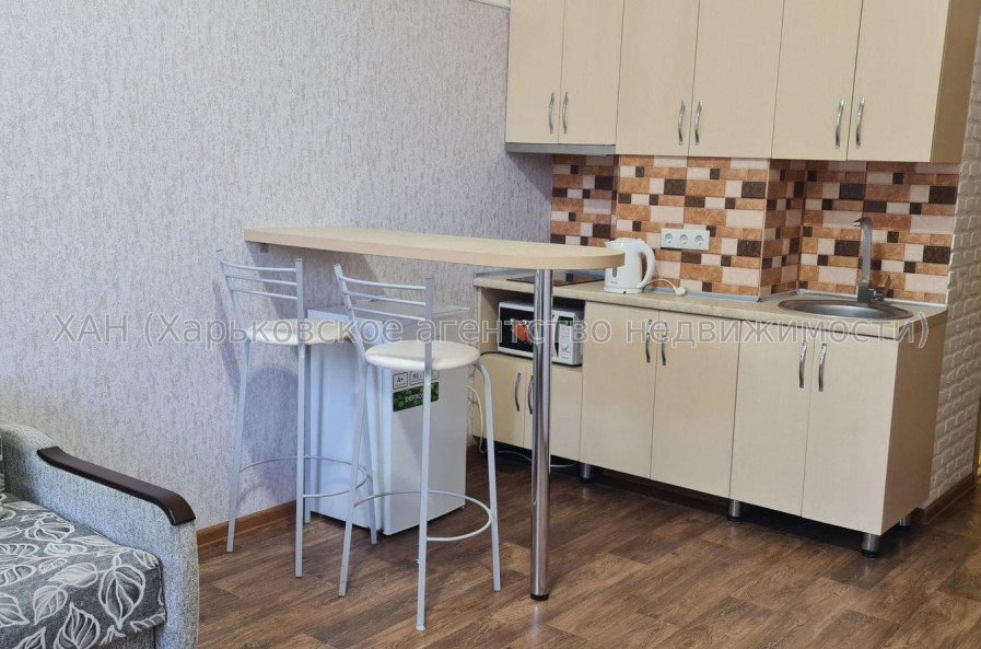 Продам квартиру, Гвардейцев Широнинцев ул. , 1  ком., 37.50 м², евроремонт 