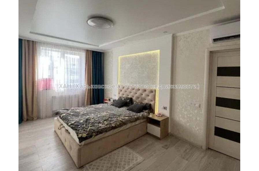 Продам квартиру, Драгоманова ул. , 2 кім., 56 м², евроремонт 