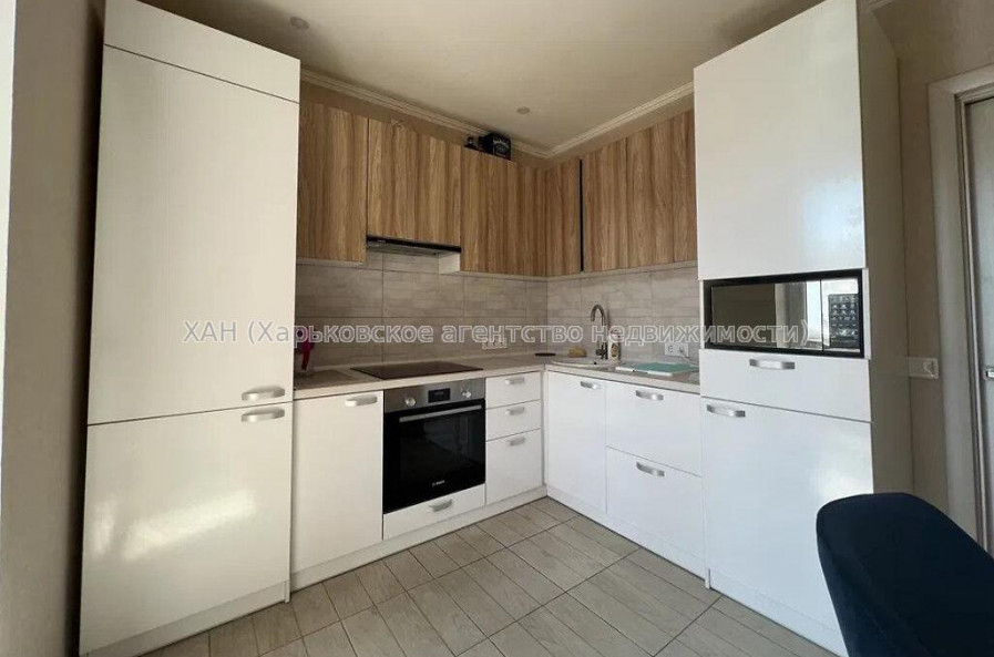 Продам квартиру, Драгоманова ул. , 2 кім., 56 м², евроремонт 