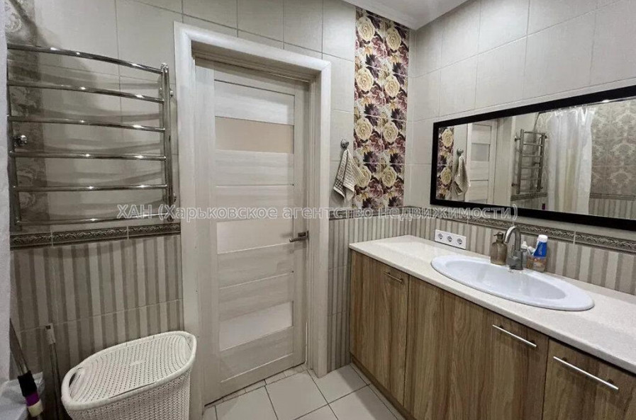 Продам квартиру, Драгоманова ул. , 2 кім., 56 м², евроремонт 