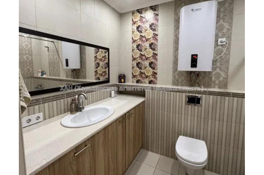 Продам квартиру, Драгоманова ул. , 2 кім., 56 м², евроремонт 