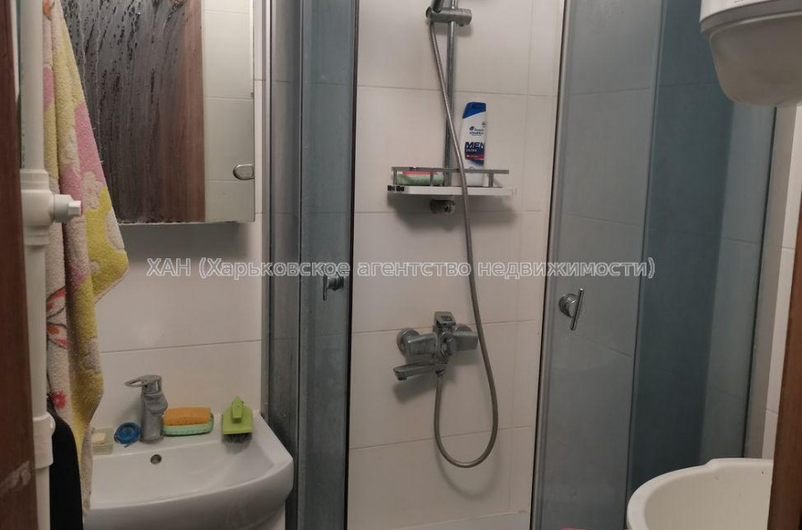 Продам квартиру, 23 Августа ул. , 3 кім., 56.60 м², косметический ремонт 