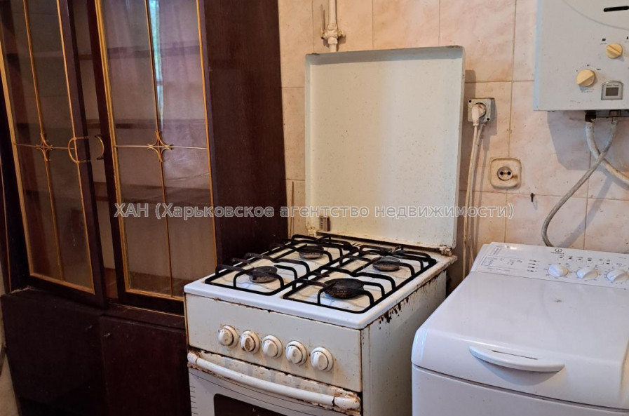 Продам квартиру, Ковтуна ул. , 16 , 2 кім., 37 м², советский ремонт 