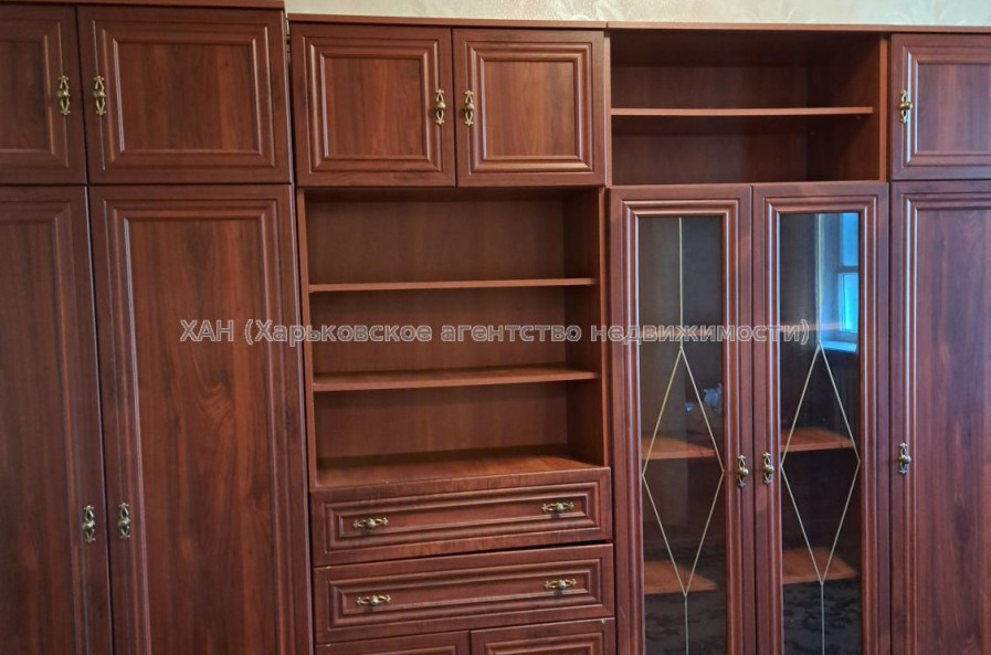 Продам квартиру, Ковтуна ул. , 16 , 2 кім., 37 м², советский ремонт 