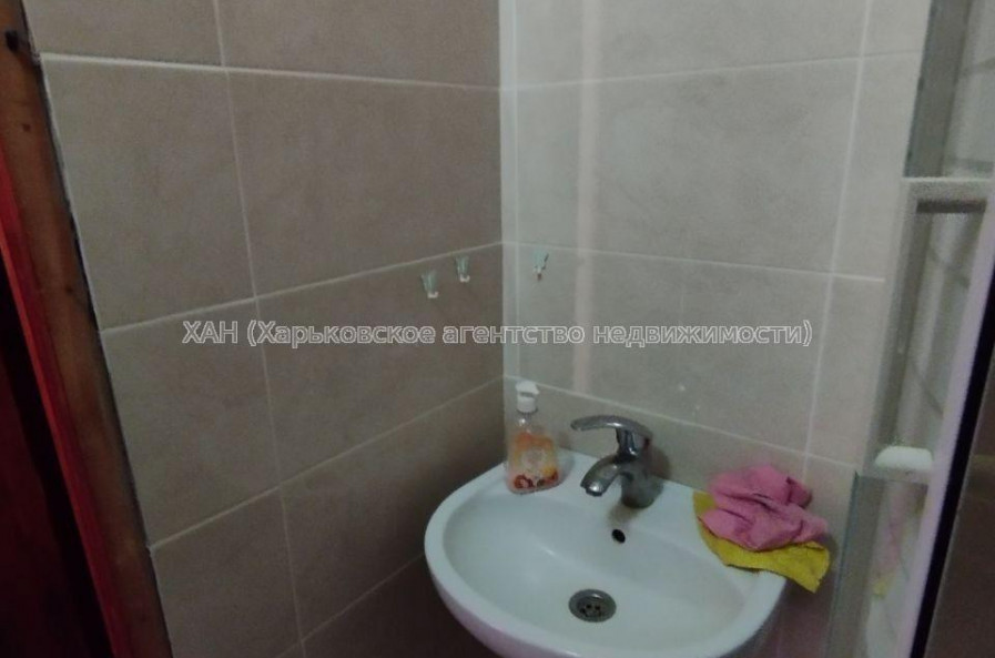 Продам квартиру, Бучмы ул. , 4 кім., 68 м², частичный ремонт 